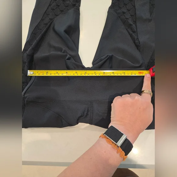 Alo Airlift Mesh High Waist Capri Celeste In Black Size Large - Picture 5 of 13